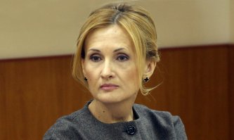 Вы посмотрите на эту тройку, это же на всех обиженные женщины добрались до власти.