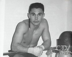 Костю бы туда.. ствол у дылды в интимном месте оказался бы