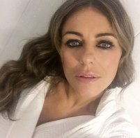 Элизабет Херли, 51 год