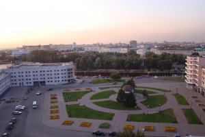 Бывал в Омске в командировке, жил в гостинице Турист, вид конечно потрясающий