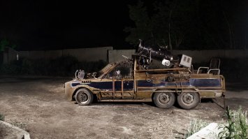 Дьявол кроется в деталях, коих тут практически нет - всё слишком обрублено и сделано как бы на скорую руку. А вот тут уже есть на что посмотреть