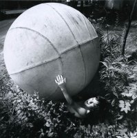 Вот с этим угадал. До сих пор помню в детстве кошмар, как на меня огромный шар катится. Столько лет прошло, а это не забылось.