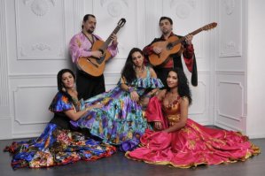 это - бродяги . а это цыгане -