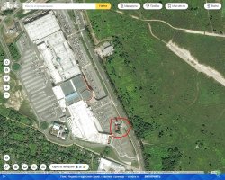 Насчет "когда наотрез отказываешься продавать свой дом" - да что вы говорите? Торгово развлекательный комплекс Аэропарк в Брянске - Один так и не сдался (обведено)