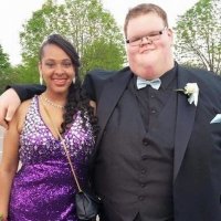 Главное сказать, что сбросил, сделать пост и вот, у тебя уже девушка ;)