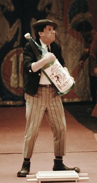 Никогда не понимал людей, которые боятся клоунов, клоуны это чудесные, душевные люди.
З.Ы. е*анаты на картинках из поста не имеют к клоунам никакого отношения.