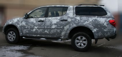 так было бы лучше (естественно с вкраплениями жёлтого) ламбо сама вся угловатая. больше бы пошло.