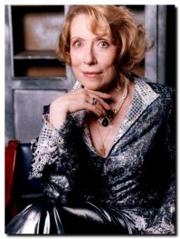 Чурикова - супер!

"Мама, я готов разделить Ваше горе, но по пунктам: итак, сколько народу просило титьку?" (с) Ширли-Мырли

Однако чую - есть интрига: