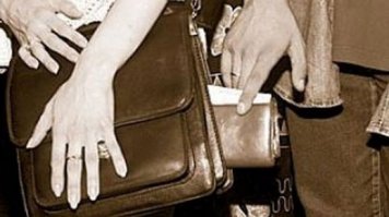Берегите ваши кармашки: ловкий карманник совершил кражу
