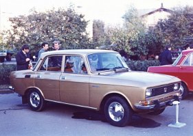 красавец, хоть вытекло из него что то)) Мне иногда кажется что я не наездился на этих машинах, иногда так хочется проехать в каком нибудь москвиче или жигуленке...