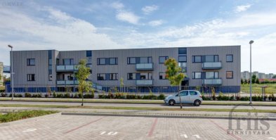 Район...бывший "шанхай". Нет того "шанхая" из которого вы выехали в  девяностых. Это престижный район с инфраструктурой, отличными дорогами. Понятны ваши настроения и ностальгия... однако C'est La Vie. Уколоть не получится, я сама из этого района, изменился    абсолютно. Да и  дома типа "голубая мечта" и "китайская стена  на  задниках  фотографий, реновируются и всё  уже  совсем не так как когда  там  правили  военные...
Что касается Суппилинна... просто погуляйте  по  улицам  района, там  застройки  от  собственников и  дороги  на  -ять...
п.с. думается мне, почему когда одна система   сменяет   другую,  становится всё... или  почти... на  свои  места, как дОлжно. Может  пора уже  не  раздражаться а  попробовать  ответить  на  поставленные  вопросы? А???