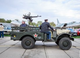 Странно, почему не декоммунизировали?