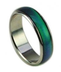 если говорить про кольца, то еще были такие,что меняют цвет... от настроения или от погоды...хз. купил пару лет назад дочке такое на море (там наверное их больше всего продают) и для неё это было поистине сказочно и волшебно.