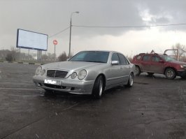 Нет,купил ибо знал у кого покупаю,машина ухоженная,с 2008 года в одних руках,я второй владелец,машина без ДТП,красился только бампер...но ни как не из за налога!Был у меня W210 4.3,279 сил,но пугал меня не налог,а его расход,но ничего,два года откатался без проблем!!!RХ 350 по динамике нервно курит в сторонке по сравнению с 400h - проверенно!!!!
И с чего ты решил что она бабская?и что в твоём понятии повзрослее?
А по поводу налога,ты же продал свой LS потому что устал налог платить!