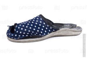 А это тапок. Просто тапок. А еще он повинен в массовом геноциде тараканов.