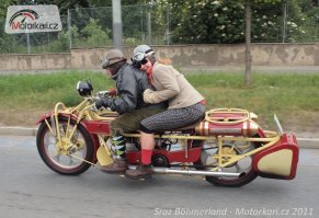 Вот еще прикольный мот, интересно в РФ есть у кого такой? мотоцикл, построенный в 1936 году чешской компанией Böhmerland. Байк очень редкий и в наши дни стоит около 70 000 евро. Мотоцикл оснащен 600-кубовым одноцилиндровым двигателем и имеет неповторимый дизайн.