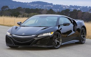 Айртон пару раз на NSX проехал, это было просто рекламой, в тестировании он почти не участвовал.
Но NSX все равно крутое авто, одно из самых красивых.
Ее называют японской феррари, но мне кажется это не нужно сравнение, она не то чтобы лучше или хуже феррари (которые то же очень красивые) она другая (и едет не плохо)

Сейчас марку NSX возродили, но старая версия все равно круче.