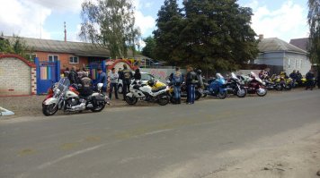 Молодцы! Подобные порывы от всей души приветствую! 
Сами два раза в год ездим к деткам в детский дом. Радости нет предела. И впечатлений надолго :)