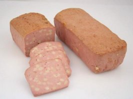 Есть еще и колбасный хлеб