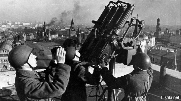 Самые кровопролитные сражения Великой Отечественной войны.

1. Битва за Москву.

Даты: 30 сентября 1941 года — 20 апреля 1942 года
Общая продолжительность: 202 дня
Потери советских войск: 1,8 млн человек
Потери немецких войск и союзников: 457,1 тыс. человек

2. Сталинградская битва.

Даты: 17 июля 1942 года — 2 февраля 1943 года
Общая продолжительность: 200 дней
Потери советских войск: 1,1 млн человек
Потери немецких войск и союзников: 850 тыс. человек

3. Битва за Днепр.

Даты: 26 августа — 23 декабря 1943 года
Общая продолжительность: 119 дней
Потери советских войск: 1,2 млн человек
Потери немецких войск и союзников: 400 тыс. человек

4. Курская битва.

Даты: 5 июля — 23 августа 1943 года
Общая продолжительность: 49 дней
Потери советских войск: 863,3 тыс. человек
Потери немецких войск и союзников: 500 тыс. человек

5. Наступление на Правобережной Украине.

Даты: 24 декабря 1943 года — 17 апреля 1944 года
Общая продолжительность: 115 дней
Потери советских войск: 1,1 млн человек
Потери немецких войск и союзников: 250 тыс. человек

6. Операция «Багратион».

Даты: 23 июня — 29 августа 1944 года
Общая продолжительность: 67 дней
Потери советских войск: 765,8 тыс. человек
Потери немецких войск и союзников: 409 тыс. человек

7. Восточно-Прусская операция.

Даты: 13 января — 25 апреля 1945 года
Общая продолжительность: 102 дня
Потери советских войск: 584,7 тыс. человек
Потери немецких войск и союзников: 487,3 тыс. человек

8. Смоленское сражение.

Даты: 10 июля — 10 сентября 1941 года
Общая продолжительность: 62 дня
Потери советских войск: 759,9 тыс. человек
Потери немецких войск и союзников: 250 тыс. человек

9. Битва за Кавказ.

Даты: 25 июля 1942 года — 9 октября 1943 года
Общая продолжительность: 441 день
Потери советских войск: 593,9 тыс. человек
Потери немецких войск и союзников: 281 тыс. человек

10. Битва под Киевом.

Даты: 7 июля — 26 сентября 1941 года
Общая продолжительность: 81 день
Потери советских войск: 700,5 тыс. человек
Потери немецких войск и союзников: 128,6 тыс. человек