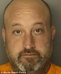 Ее парень откусил ей нос.Смотрите, как постарались доктора!