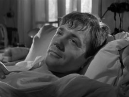 -Скажите ему, что у него дом сгорел. Пусть ему не до смеха будет. © Пашка Колокольников.