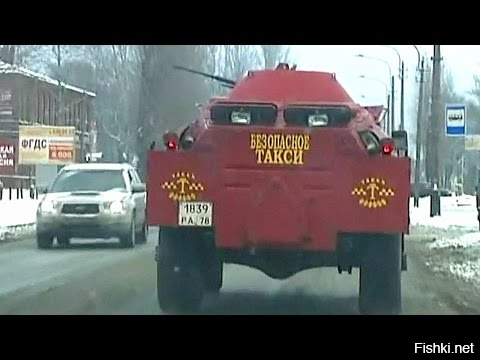 Да тут уже и не удивляет. Еду недавно с работы, в Санкт-Петербурге, съезжаю с Дворцового моста, а там такая повозка стоит.