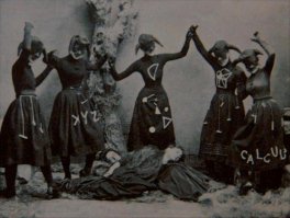 Фото со съёмочной площадки вот этого клипа: