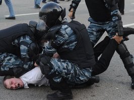 И нельзя даже попросить асфальт позвонить адвокату?