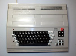 А я на таком свои первые программы на бейсике писал..