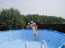 Ты безмозглый кретин - долб.аебы бл.ядь.  Ты думаешь, что человек всю жизнь чему-то учился, что-то делал.  И 70-летний пенсионер сел на жопу и телевизор будет смотреть с утра до ночи??? Или поедет на Кипр??  Еще раз , для тупых - я привел пример моих родителей, родителей жены, родителей моих друзей.  Они все живут и радуются - для них это не работа - а удовольствие еппппппппппп.  Все улыбаются, никто не ноет, они рады, что их знания кому-то нужны.  Я этих людей вижу каждую неделю. .  Но ты дальше про нищих бабушек порассуждай, и про богатых Европейских, которые по всему миру путешествуют. Да куй. Они дома сидят и скааа ищут, где какая скидка - а потом сыновей гнобят, чтобы он их свозил за 400 километров, потому-что там скидка 25%. .  :) каких-то ботов пропутинских припер идиот. :) На тебе, нищую пенсионерку,  ее дом, ее внучку, и как все плохо и ужасно. Утомили уже мне доказывать, что мои родители должны нуждаться и страдать, и голодать и рашка фффсё.