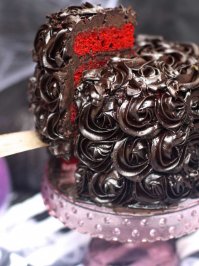 Сколько раз себе говорила, что нельзя заходить на фишки голодной. Ну низя