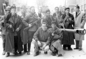 Американский инструктор в Венгрии в 1956-м. Угадайте по роже.