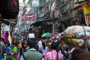 это центр, респектабельные кварталы. А можно посмотреть окраины?