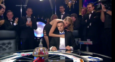 Не ну а чо вы хотите, она пиарщица же, все в одном ключе: