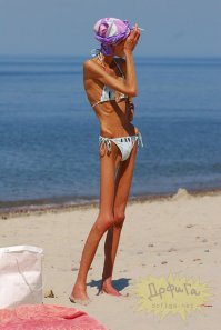 Сначала жрут за троих, а потом худеть начинают. Некоторые остановиться вовремя не могут