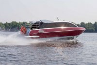 Российский катер на подводных крыльях Дельфин V2