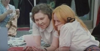 С Днём Рождения и дай Бог здоровья!
Первое появление на экране в фильме «Сцены из семейной жизни» 1979г. 
Хотя Вики говорит, что её первый фильм «Девчата».