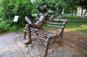 Эти скульптуры у нас делали в Чайковском (95 км от Ижевска).
Лично видел на территории бывшего РМЗ. Крокодила давно, а монаха - года 3 назад примерно.