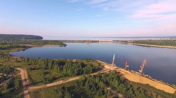 Сколько раз, сопляком в гостях у бабушки катался по этой дороге мимо порта, на стареньком мопеде)