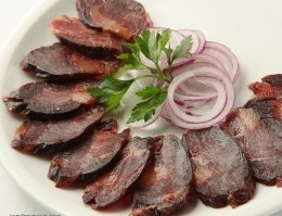 вкусняшка.мне очень нравится колбаса из конины.вещь