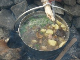 Три года там проработал, города-спутники-да-жуткое зрелище. В магазине пос. Советский даже струны для виолончели продавали, там рядом музыкальная школа была. Но как там красиво весной...скучаю по Воркуте.