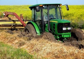 Зачем так засаживать технику? Не проще подождать было полчаса?