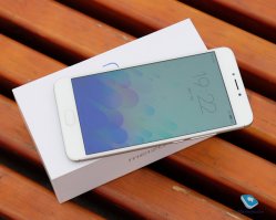 Очень разочаровалась в самсунгах, и решила соскочить с этой иглы. Продала последний самсунг без сожаления, и купила новенький Мейзу М3 ноут, 64 гб. Счастлива! Еще и денег осталось. Все что нужно есть, минус только камера не такая крутая как в Самсунге была последнем, но жить можно. Железный корпус и недорогая цена как раз для меня, постоянные разъезды и каменные полы дома))) Внешний вид более чем устраивает, внутри андроид как андроид. А понты? Да не перед кем понтоваться мне)))