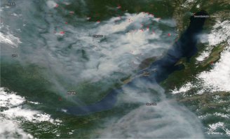 Да - надо спасать. Хотя уже поздно спасать. Экология уже пошла вразнос. Леса горят второй год, самое страшное было в прошлом году - Байкал был затянут дымом сильно, ужас. Понимаете - запах дыма не чувствовался потому что дым висел высоко, но солнца не было видно.

Это фото из космоса.