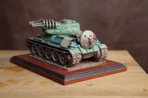 Т-34-85 Э (Танк Тесла)
По задумке этот танк мог стрелять электрическими разрядами тока (от сотен до нескольких тысяч ампер), поражающая дальность 4500 метров. Единственный прототип был создан СССР в 1951 году и разобран в 1955. 
В качестве шасси был выбран надежный и полностью зарекомендовавший себя Т-34-85, боевая энергетическая установка разрабатывалась под руководством Первого Главного Управления при Совмине СССР (начальник ПГУ - Б.Л. Ванников) и с непосредственным участием академика И. В. Курчатова (Обнинск). На основе промышленного реактора Ф-2 был создан портативный реактор Ф-7-П с графитовыми замедлителями, топливо - изотопы урана 235 и 233. Энергетическая установка размером 2,1 метра на 1,35 метра и массой 2,15 тонны устанавливалась на корме танка. Мощность - 0,7 МВТ.

Вооружение: спаренное высоковольтное импульсное концевое устройство с блоком электронного преобразователя напряжения, дополнительно - импульсные трансформаторы с устройством предионизации. vk.com/big_tex Радиус прямого поражения - до 4,5 километров, в зависимости от действий экипажа ионизированный канал молнии характеризуется токами от сотен, до нескольких тысяч ампер. 
Характеристики машины:
- Боевая масса 33,8 тонны.
- Экипаж - 5.
- Бронирование - лоб корпуса, борт, корма 45 мм; лоб башни 90 мм, защита реактора - 75 мм.
- Двигатели: два электродвигателя с питанием от портативного реактора Ф-7-П.

Единственный построенный экземпляр испытывался в 1951-54 годах на полигоне НИИ БТВТ в Кубинке, но после закрытия проекта в 1955 году (личное распоряжение Н. С. Хрущева) машина была разобрана. В настоящий момент ее можно увидеть только в виде моделей.