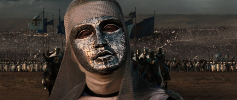 Рыцарские шлемы в виде мужских лиц