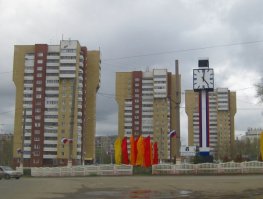 а они чего? как и в каждом городе. три желтых - жилые. впрочем, вот: