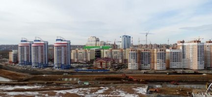 а они чего? как и в каждом городе. три желтых - жилые. впрочем, вот: