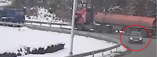 А чувак в рубашке родился!